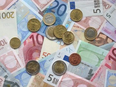 Euro Bank Notes Coins  - janeb13 / Pixabay